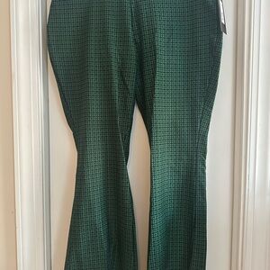 Investments Slim Factor Green Plaid Trousers. Perfect for holiday parties!